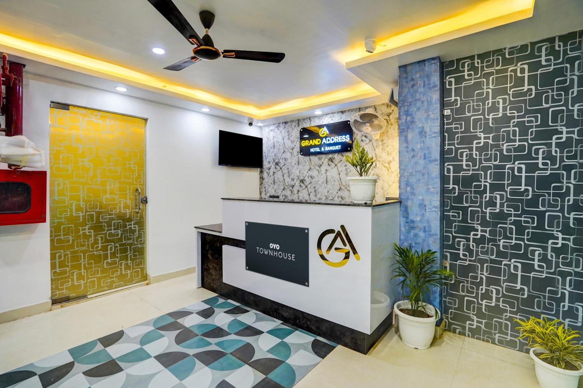 Townhouse Grand Address Hotel And Banquet Ghaziabad Esterno foto