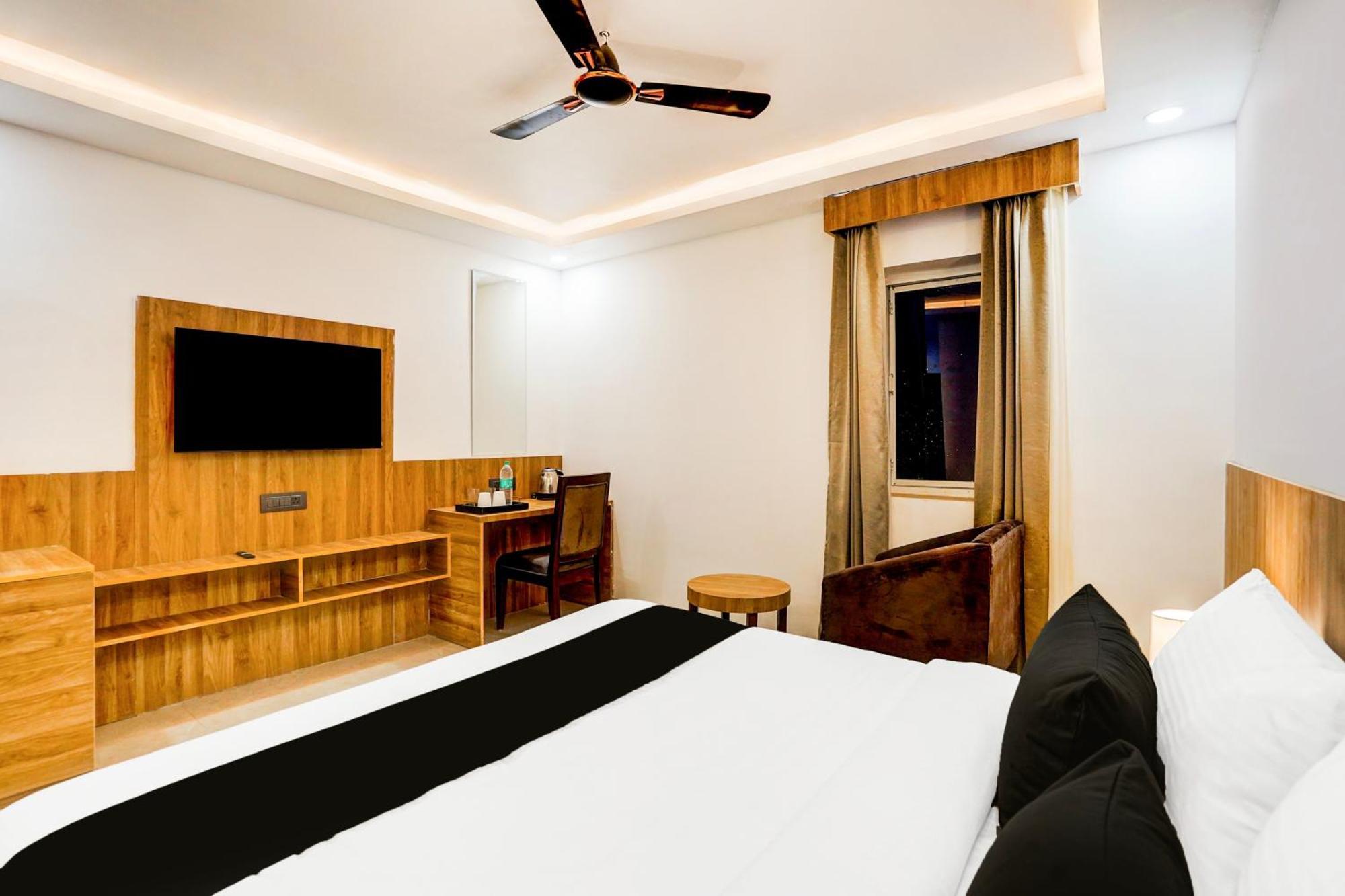 Townhouse Grand Address Hotel And Banquet Ghaziabad Esterno foto