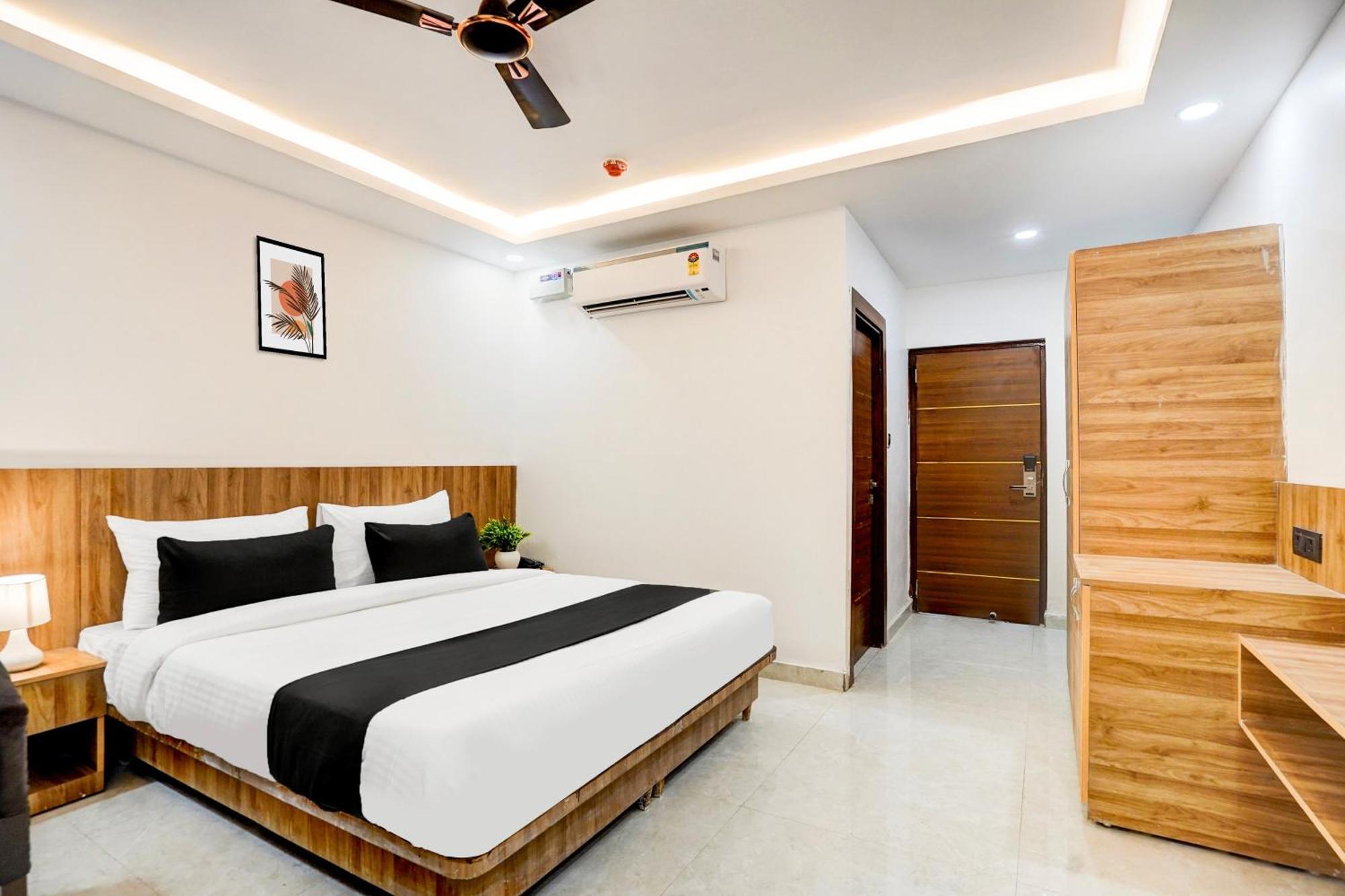 Townhouse Grand Address Hotel And Banquet Ghaziabad Esterno foto